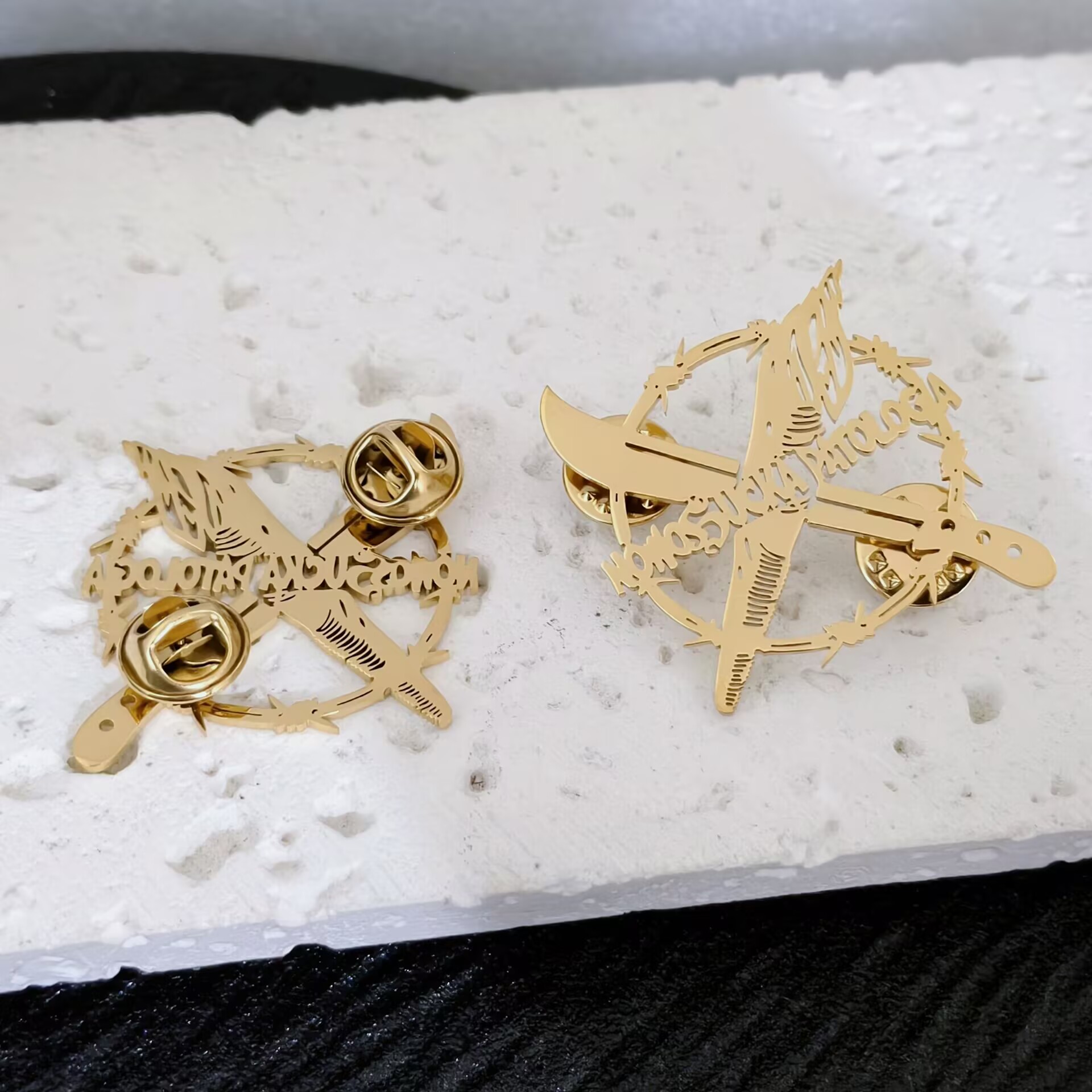 Custom Stainless Steel Brooch  - Men Accessories Brooch ulasan dan harga